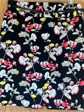 NWOT Liz Claiborne Black Pencil Skirt w/Pink, White & Yellow Floral Print Sz.12